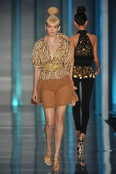 Look 17